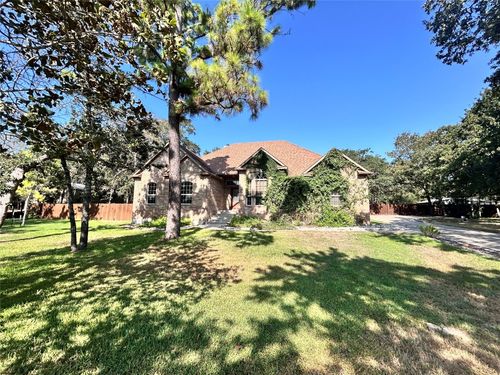 302 Arbors Cir, Elgin, TX, 78621-5623 | Card Image