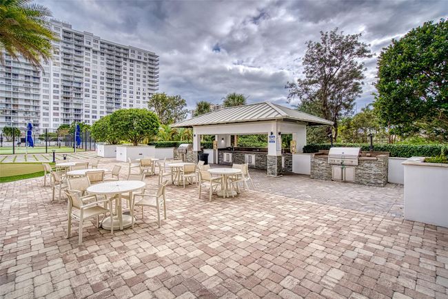 2014W - 2801 Ne 183rd St, Condo with 2 bedrooms, 2 bathrooms and null parking in Aventura FL | Image 17