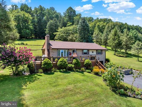 570 Walnut Rd, BIRDSBORO, PA, 19508-8616 | Card Image