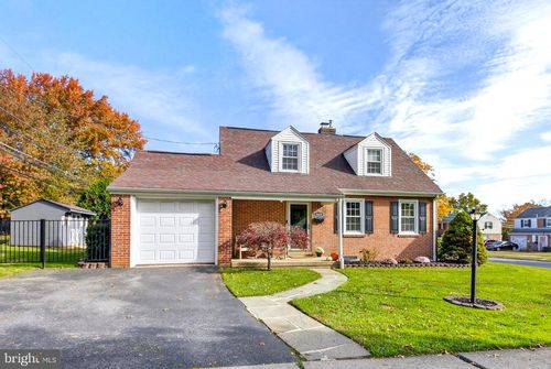 3609 Grant St, READING, PA, 19606-3135 | Card Image