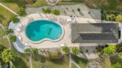 apt-f137-180 Cypress Way, Naples, FL, 34110-1293 | Card Image