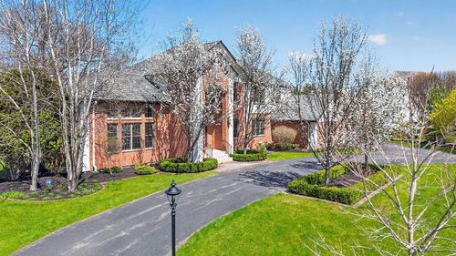 10685 Wood Crest Drive, MEQUON, WI, 53092 | Card Image