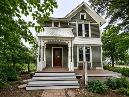 300 W Chestnut St, Burlington, WI, 53105-1147 | Card Image