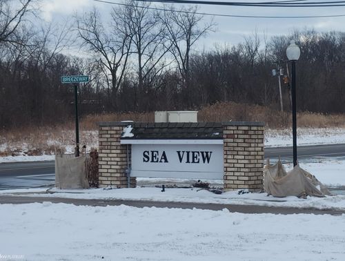 31953 Breezeway, Chesterfield, MI, 48047-3050 | Card Image