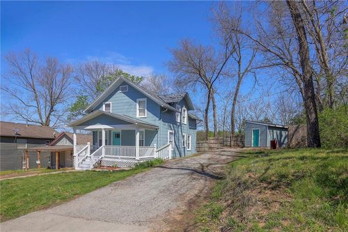 8716 E Lexington Ave, Independence, MO, 64053-1112 | Card Image