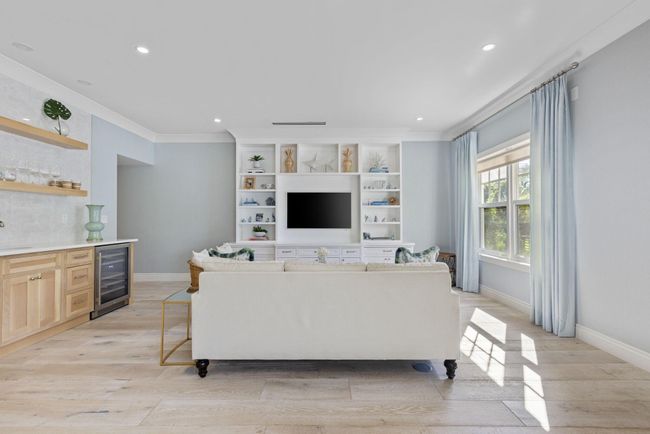 1010 - 311 Cocoanut Row, Condo with 3 bedrooms, 2 bathrooms and null parking in Palm Beach FL | Image 7