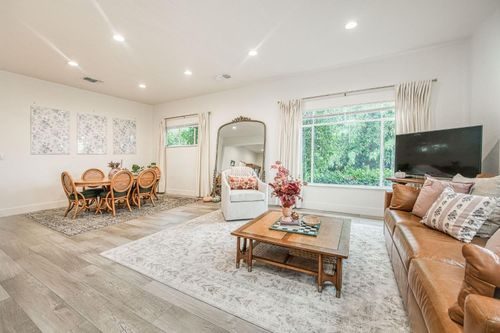 343 6th Avenue Dr, Kingsburg, CA, 93631-9223 | Card Image