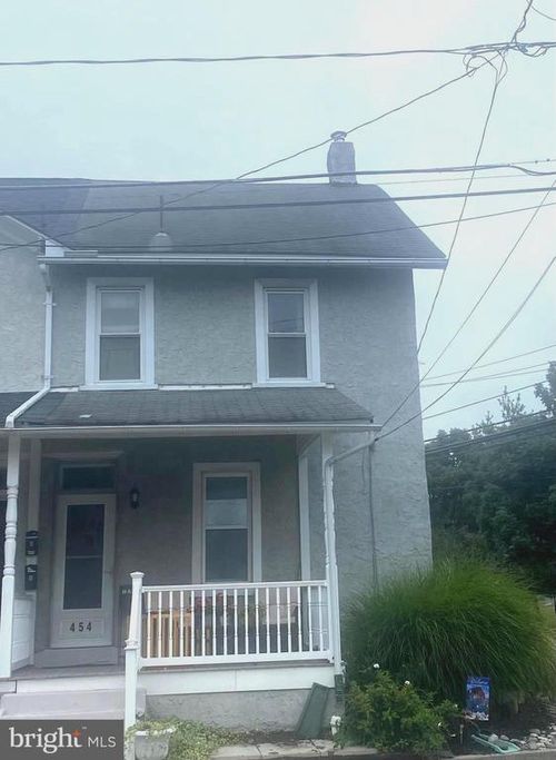 454 Seminary St, PENNSBURG, PA, 18073-1826 | Card Image