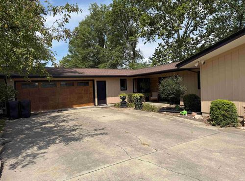 1105 Clark St, Berne, IN, 46711-1316 | Card Image