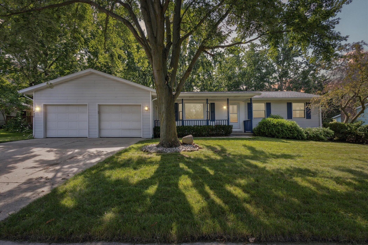 Harrison St, Coopersville, MI 49404