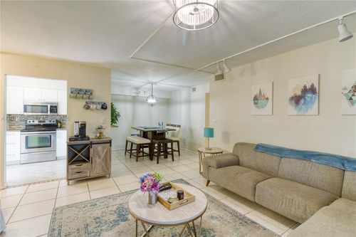 104-3095 N Oakland Forest Dr, Oakland Park, FL, 33309-7679 | Card Image