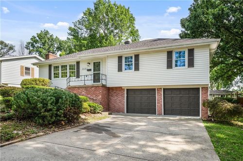 3115 Ne 67th St, Kansas City, MO, 64119-1516 | Card Image