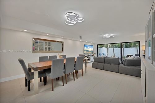 apt-726-3510 Magellan Cir, Aventura, FL, 33180-3758 | Card Image
