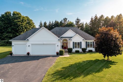 4157 Stone Ridge Dr, Traverse City, MI, 49684-7151 | Card Image