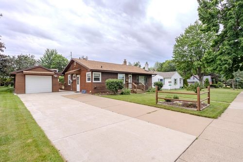 605 Weston Ave, Rothschild, WI, 54474-1104 | Card Image