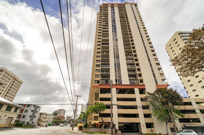 Convenient location at the corner of Wilder and Piikoi. | Image 23