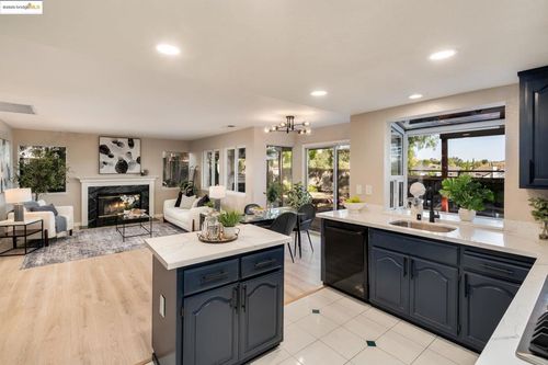 2708 Carmen Ct, Pinole, CA, 94564-2911 | Card Image