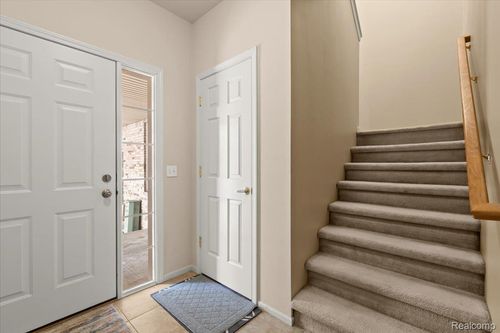 5901 High Point Ct, Brighton, MI, 48116-8065 | Card Image