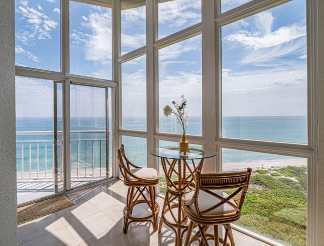 PH6 - 3870 N Highway A1a, Condo with 2 bedrooms, 2 bathrooms and null parking in Hutchinson Island FL | Image 16