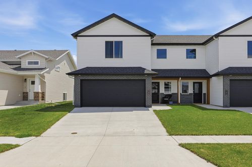 1490 68th Ave S, Fargo, ND, 58104-5545 | Card Image