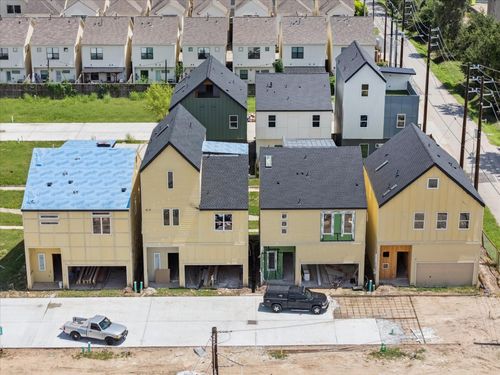 3908 Zina Way, Houston, TX, 77018 | Card Image