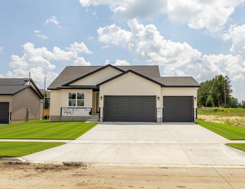 221 Riverbend Rd, Waverly, IA, 50677-4410 | Card Image