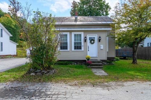 11 Newton St, Proctor, VT, 05765-1216 | Card Image