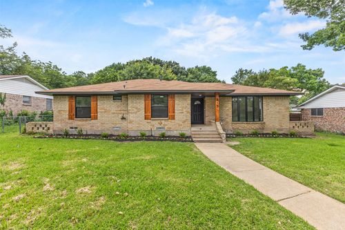 813 Misty Glen Dr, Desoto, TX, 75115-4405 | Card Image