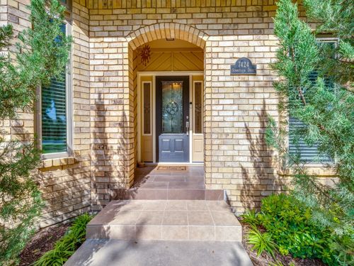 7424 Summitview Dr, Irving, TX, 75063-3369 | Card Image