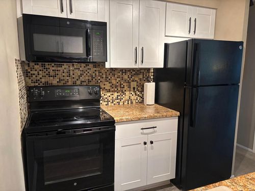 4-3935 S 84th Street, Greenfield, WI, 53228 | Card Image