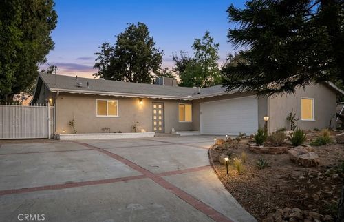 20516 Clark St, Woodland Hills, CA, 91367-6821 | Card Image