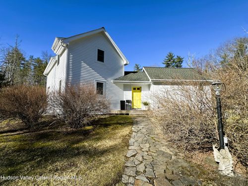 281 Chestnut Hill Rd, Woodstock, NY, 12498-2433 | Card Image