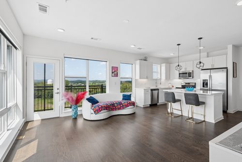 400-1677 54th Ave N, Nashville, TN, 37209-1512 | Card Image