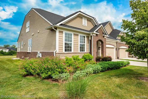 586 Ivyland St, Ann Arbor, MI, 48108-8677 | Card Image