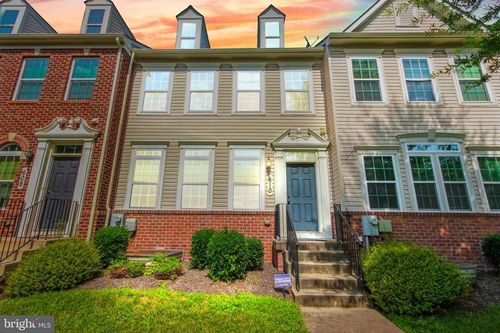 610 Chance Pl, CAPITOL HEIGHTS, MD, 20743-3200 | Card Image