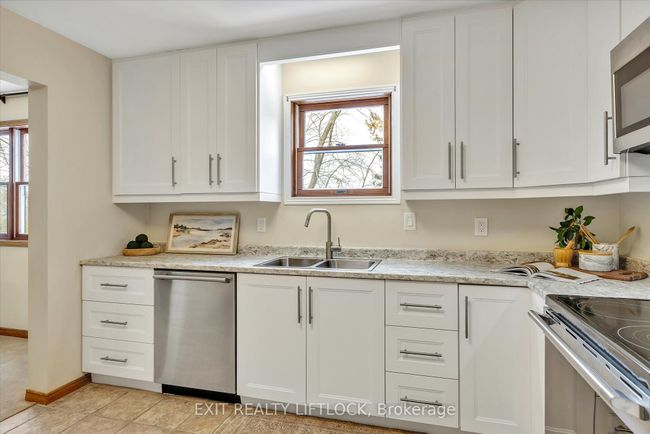 868 Lily Lake Rd, House other with 4 bedrooms, 2 bathrooms and 6 parking in Selwyn ON | Image 16