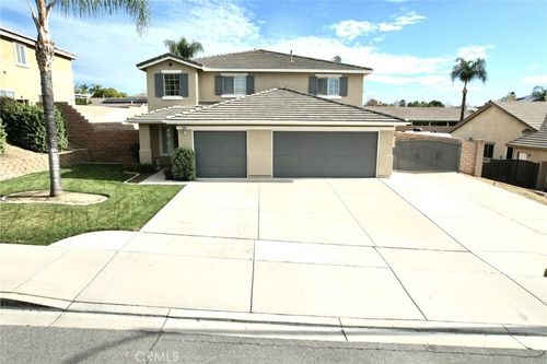 7833 Calle Carrisa St, Highland, CA, 92346-6328 | Card Image