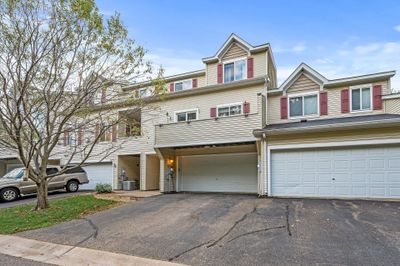 Private balcony 6764_Meadow_Grass2_mls.jpg | Image 2