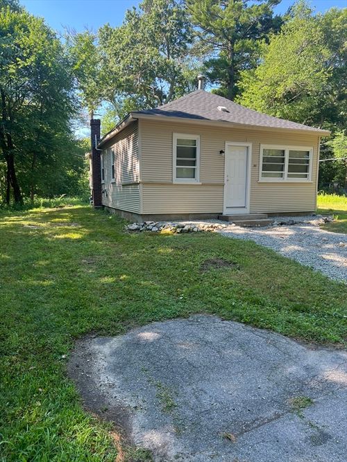 0-70 Cedar St, Sharon, MA, 02067-2506 | Card Image