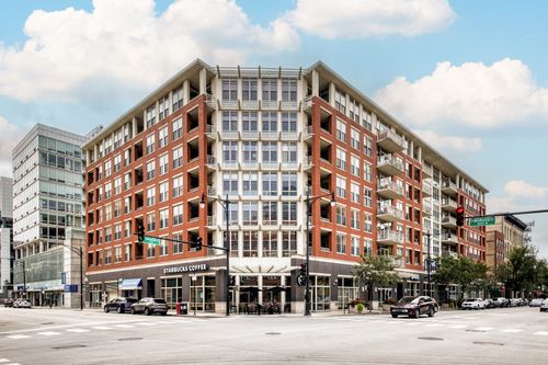 apt-213-1001 W Madison St, Chicago, IL, 60607-2071 | Card Image