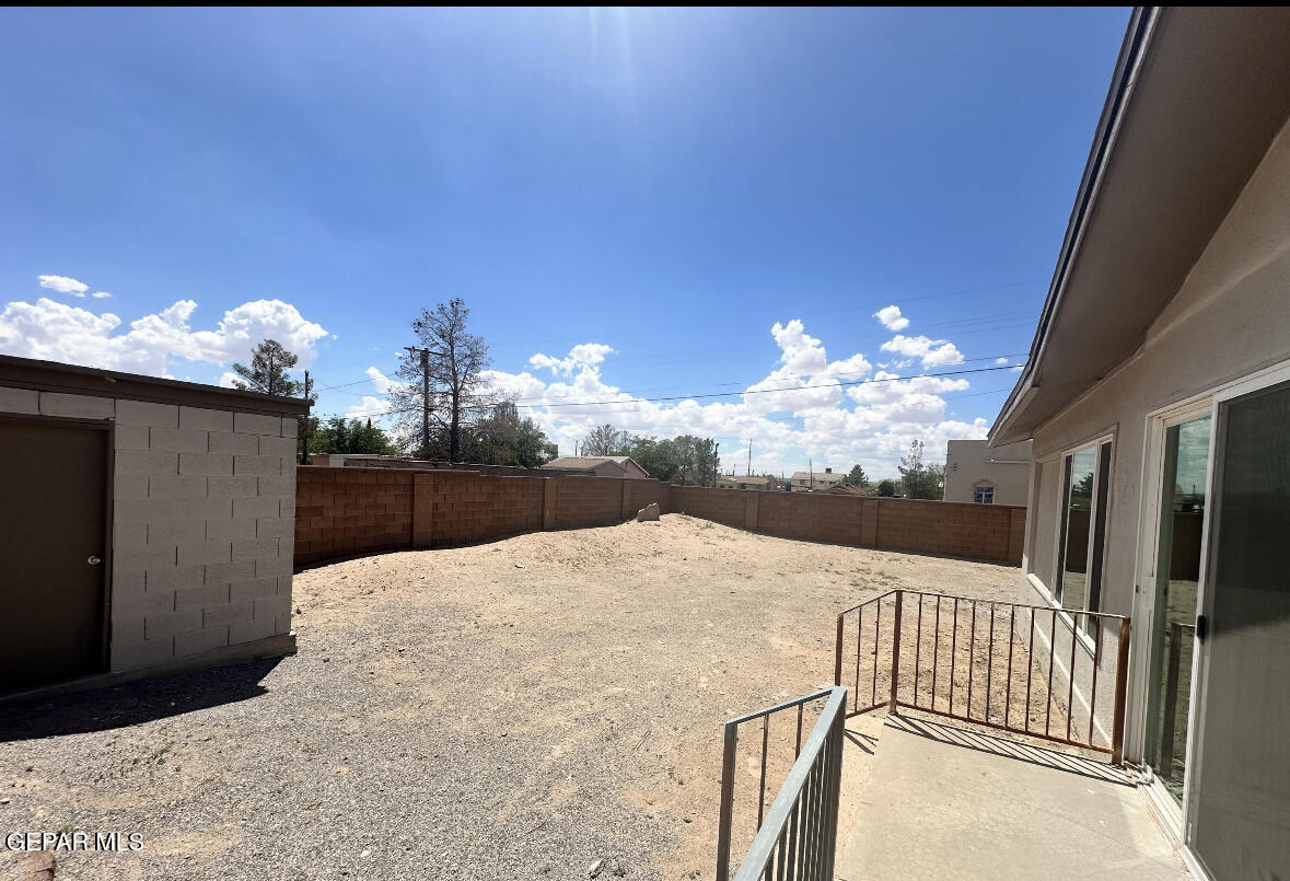 Commercial Sale in Anthony 4
