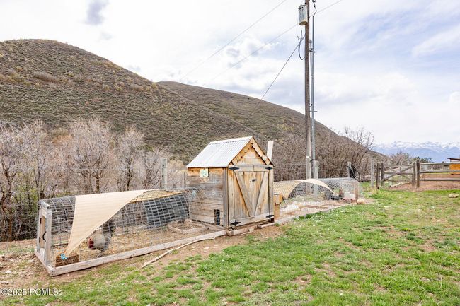 4611 S Cove Ln, Home with 3 bedrooms, 3 bathrooms and null parking in Daniel UT | Image 68