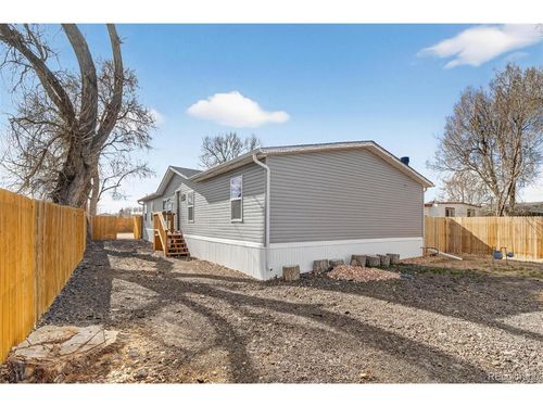 811 Plum Ave, Lochbuie, CO, 80603-6413 | Card Image