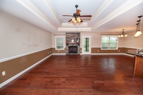215 Longmont Dr, Boiling Springs, SC, 29316-7302 | Card Image