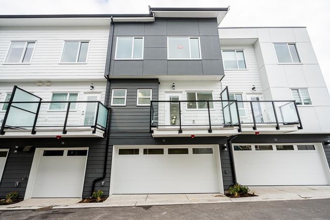 11 - 9652 162 A Street, Townhouse with 4 bedrooms, 3 bathrooms and 2 parking in Surrey BC | Image 2