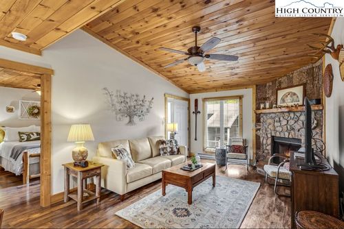 unit-231-148 Royal Oaks Dr, Blowing Rock, NC, 28605-6257 | Card Image