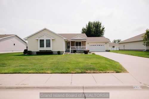 4011 Sacramento Cir, Grand Island, NE, 68803-1538 | Card Image