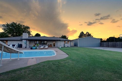 11268 N 1975 Rd, Elk City, OK, 73644-6007 | Card Image