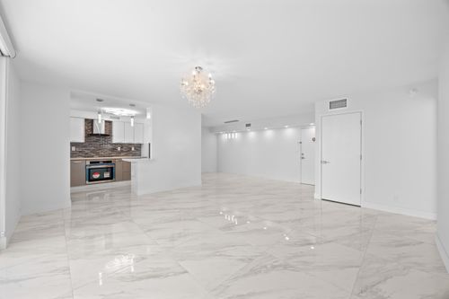 914-137 Golden Isles Dr, Hallandale Beach, FL, 33009-5886 | Card Image