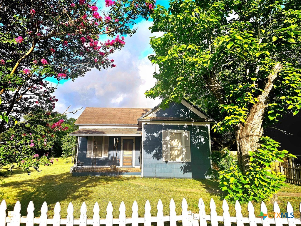 Blanco St, Lockhart, TX 78644